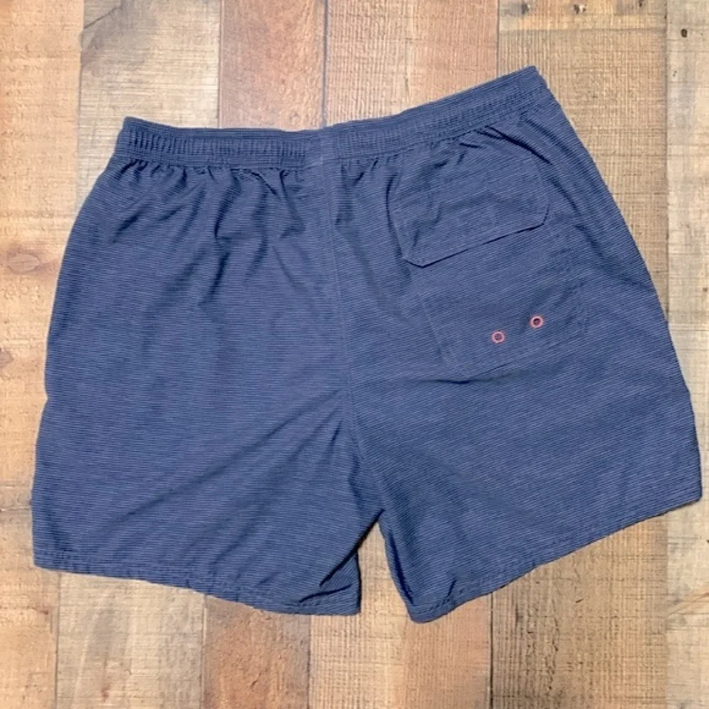 Vineyard Vines Lot of 2 Mens Size Large Swim Trunks Shorts Lined Striped